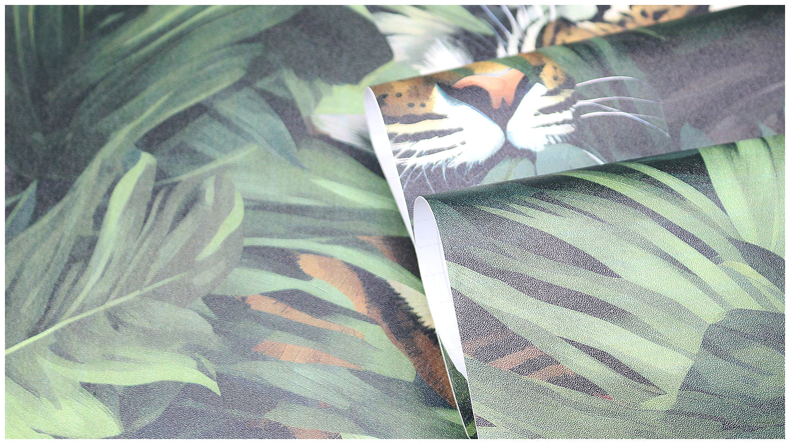 HaokHome Jungle Tiger Wallpaper - Bold Tropical Foliage and Tiger Design for Nature-Inspired Decor
