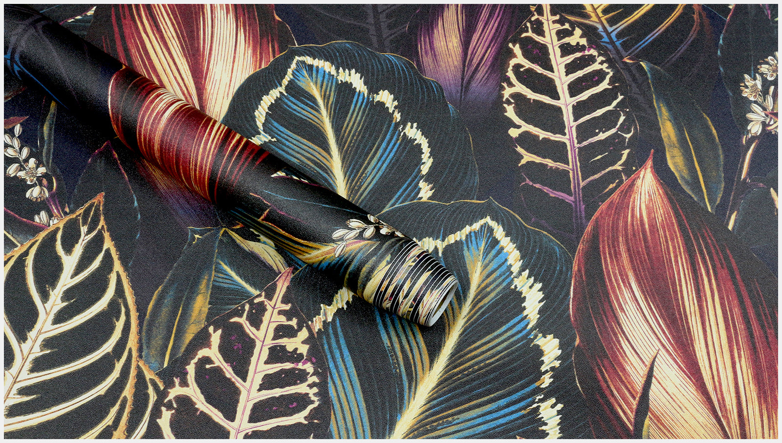 HaokHome Tropical Palm Leaf Wallpaper Lush Greenery for a Refreshing Indoor Oasis