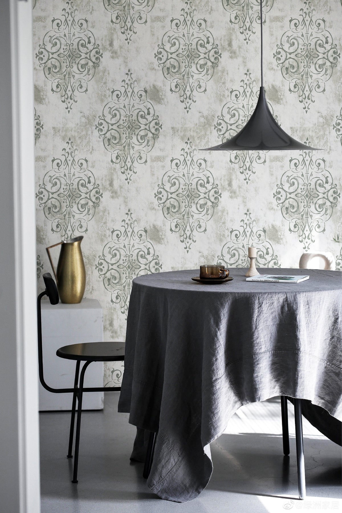 HaokHome faded damask self adhesive wallpaper, classic vintage backdrop for dining space